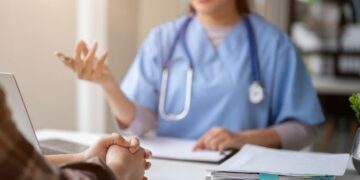 Самое значительное повышение стоимости медицинского страхования с 2017 года, которое «поставит многие семьи на грань банкротства».