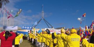 «Кровь потечет рекой»: угроза в адрес китайской танцевальной труппы связана с эвакуацией из Лоджа.