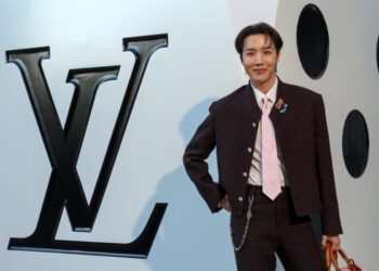 Джей-Хоуп из BTS назвал Джей Коула своим «величайшим рэпером всех времен» и поздравил его с «сумасшедшим» новым альбомом.