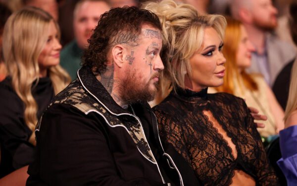 Банни Ксо уточнила, состоит ли она в «открытых» отношениях с Джелли Роллом, и заявила, что его измена заставила ее почувствовать себя «ненужной».