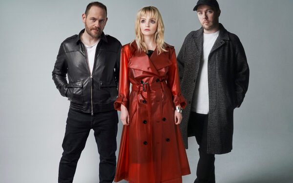 Группа Chvrches обсуждает синхронизацию финального трека «Tell Me Lies» и свой следующий альбом: «В нём есть невероятная энергия». Группа Chvrches обсуждает синхронизацию финального трека «Tell Me Lies» и свой следующий альбом: «В нём есть невероятная энергия».