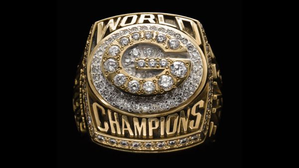 Купер Капп был бесцеремонно отстранен от команды «Рэмс». Год спустя он играет ключевую роль в борьбе за Суперкубок с соперником.