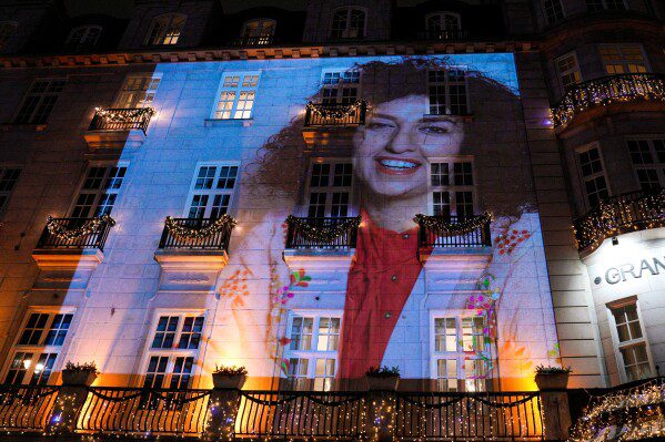 Руководитель Управления по борьбе с наркотиками арестован, а офис в Доминиканской Республике закрыт в США в рамках расследования мошенничества с визами.