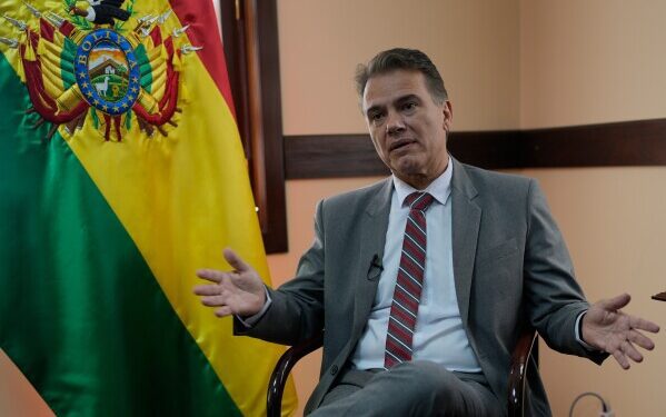 Руководитель Управления по борьбе с наркотиками арестован, а офис в Доминиканской Республике закрыт в США в рамках расследования мошенничества с визами.