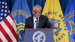 В связи с ростом спроса на гормональную терапию при менопаузе наблюдается дефицит эстрогенных пластырей.