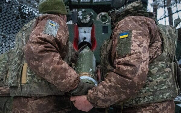 Бывший премьер-министр Великобритании Джонсон призывает союзников направить в Украину мирные войска в преддверии прекращения огня.