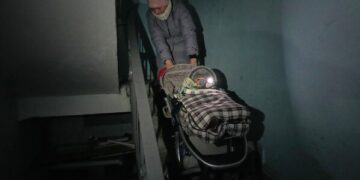 Семьи страдают из-за того, что украинские инженеры больше не справляются с ремонтом инфраструктуры.