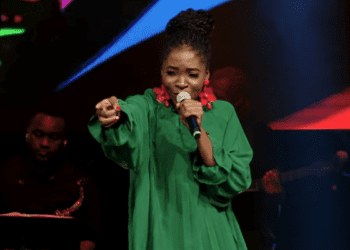 Бывший участник шоу «Голос» Ифунанья Нвангене скончался после укуса змеи. Бывший участник шоу «Голос» Ифунанья Нвангене скончался после укуса змеи.