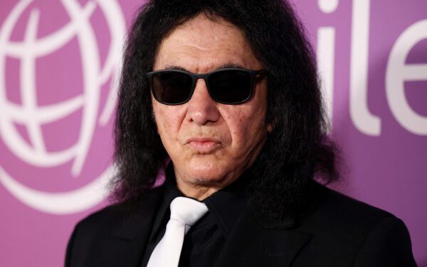 Джин Симмонс заявил, что рэпу «не место» в Зале славы рок-н-ролла: «Я не из гетто».