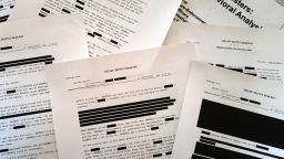 Хиллари Клинтон обвиняет администрацию Трампа в «сокрытии» информации о документах, касающихся Эпштейна.