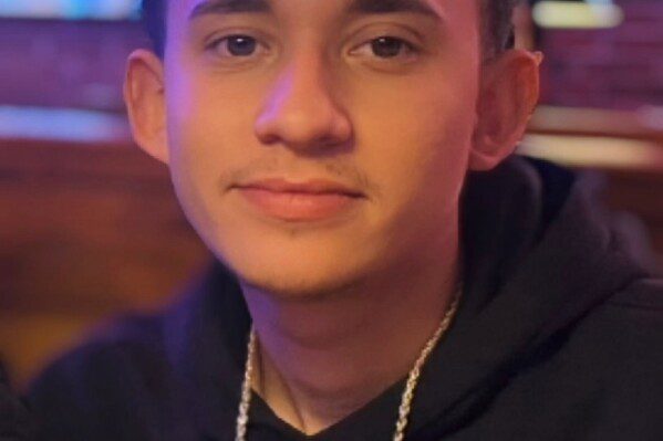 Министерство внутренней безопасности приостанавливает действие программ TSA PreCheck и Global Entry по обеспечению безопасности в аэропортах.