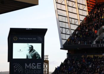 Как величайшая сенсация в истории Кубка Англии — это только начало для футбольного клуба «Маклсфилд».