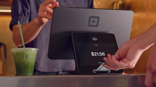 Сотни австралийцев могут пострадать после того, как технологический гигант сократит 4000 рабочих мест.