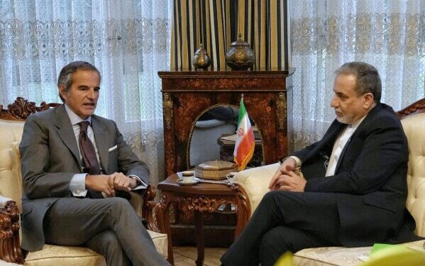 Иран встретился с представителем ООН по ядерному регулированию в Женеве в преддверии дальнейших переговоров с США.