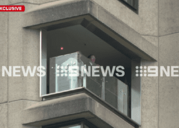 Президент Израиля прибыл в Австралию, в то время как протестующие готовят последнюю попытку добиться судебного разбирательства.