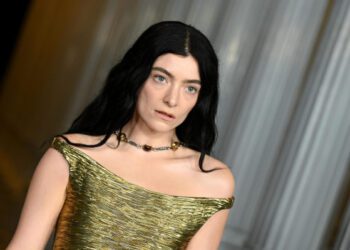 Лорд пожертвовала шестизначную сумму от продаж своей продукции в фонды помощи иммигрантам в Миннесоте: «ICE вон!»