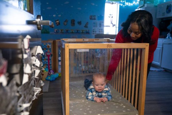 «Мне надоело, что меня бьют по зубам»: как стоимость услуг по уходу за детьми может повлиять на исход выборов в ключевом округе Палаты представителей США.