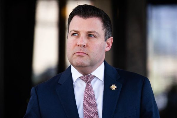 «Мне надоело, что меня бьют по зубам»: как стоимость услуг по уходу за детьми может повлиять на исход выборов в ключевом округе Палаты представителей США.