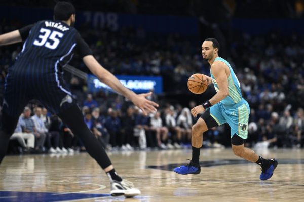 «Театр абсурда»: президент NCAA заявляет, что бывшие профессиональные игроки, стремящиеся вернуться в колледж, могут заставить Конгресс принять меры.