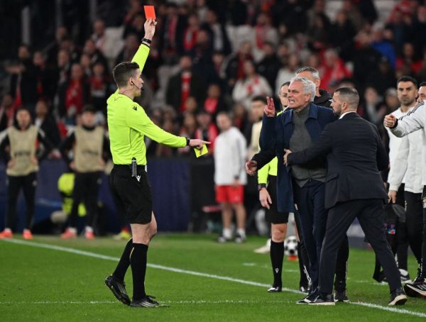 Матч «Реала» против «Бенфики» был приостановлен на несколько минут после того, как Винисиус заявил, что соперник оскорбил его на расовой почве.