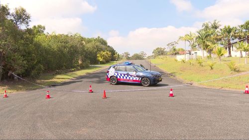 Мужчина застрелен после того, как женщина получила ножевые ранения во время вторжения в дом в штате Новый Южный Уэльс.