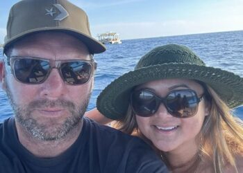 Макс и Дункан продали всё, чтобы стать кочевниками. Затем им поставили мрачный диагноз. Макс и Дункан продали всё, чтобы стать кочевниками. Затем им поставили мрачный диагноз.