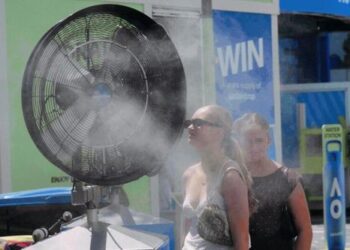 Миллионы людей наконец-то получили долгожданное облегчение после недели изнуряющей, рекордно жаркой погоды.