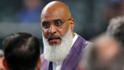 Ассоциация игроков Главной лиги бейсбола (MLBPA) избрала Брюса Мейера новым лидером на фоне шокирующих потрясений в критический для профсоюза бейсболистов момент. Ассоциация игроков Главной лиги бейсбола (MLBPA) избрала Брюса Мейера новым лидером на фоне шокирующих потрясений в критический для профсоюза бейсболистов момент.