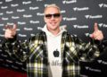 Нет, Дипло не был кустиком травы на выступлении Bad Bunny в перерыве Суперкубка.