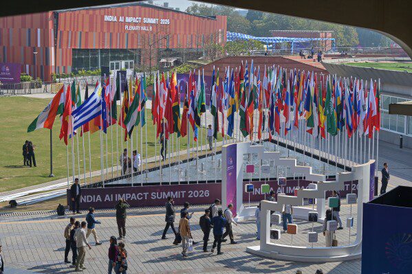 Полиция находит подозреваемых на основе их онлайн-поисков, в то время как суды рассматривают вопросы защиты частной жизни.