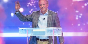 Рубио во время визита в Будапешт поддержал кандидатуру Орбана на переизбрание после апрельских выборов.