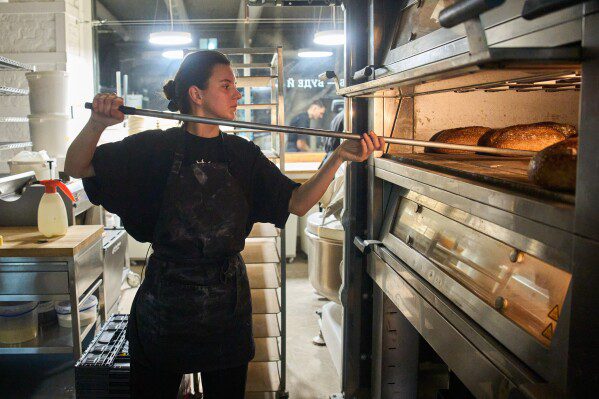 Россия не может атаковать НАТО в этом году, но планирует нарастить собственные силы, заявил глава разведки.