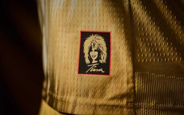 Просто лучшие: представлена форма Тины Тернер для команды MLS из Сент-Луиса.