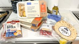 Некоторые родители кормят своих младенцев большим количеством сливочного масла ради здоровья. Почему эксперты считают, что они отчасти правы?