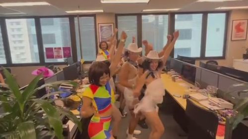 В Сиднее на Оксфорд-стрит прошел 48-й ежегодный парад Марди Гра.