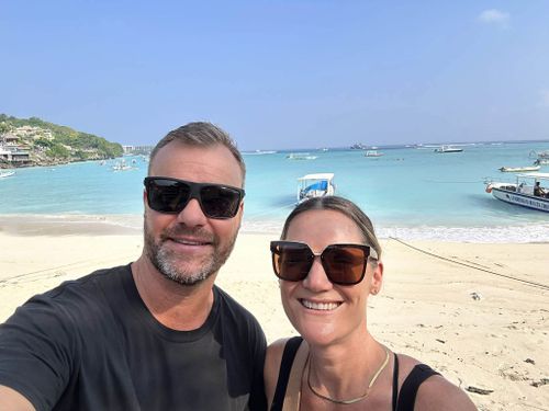 Супружеская пара из Сиднея продала дом и уволилась с работы, почувствовав себя «в ловушке» крысиных бегов.