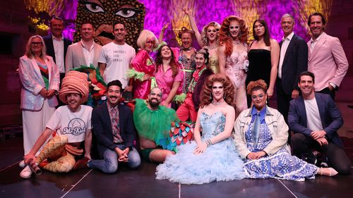 Вечеринка Sydney Mardi Gras стоимостью 2 миллиона долларов отменена из-за «экзистенциальной угрозы» фестивалю. Вечеринка Sydney Mardi Gras стоимостью 2 миллиона долларов отменена из-за «экзистенциальной угрозы» фестивалю.