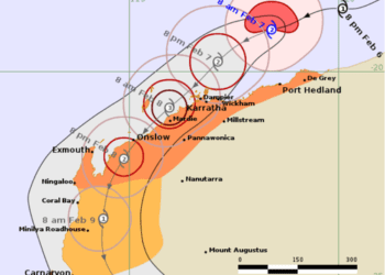 Тропический циклон Митчелл побьет восьмилетний рекорд, когда достигнет суши как шторм 3-й категории.