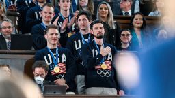 Американский олимпийский хоккеист дистанцируется от видео, снятого Белым домом, в котором он критикует канадцев.