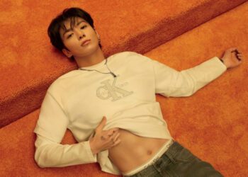 Посмотрите, как Чонгук из BTS снял клип на песню «Footloose» в танцевальном джинсовом образе для легендарного модного бренда. Посмотрите, как Чонгук из BTS снял клип на песню «Footloose» в танцевальном джинсовом образе для легендарного модного бренда.