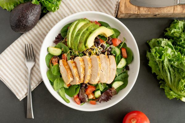 Мы попросили диетолога составить план питания в соответствии с новыми рекомендациями по питанию в США. Вот как он выглядит.