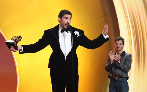 Что вы пропустили на церемонии вручения премии «Грэмми» 2026 года: политика, обнаженка и выступления легенд.