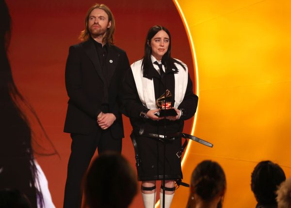 Что вы пропустили на церемонии вручения премии «Грэмми» 2026 года: политика, обнаженка и выступления легенд.