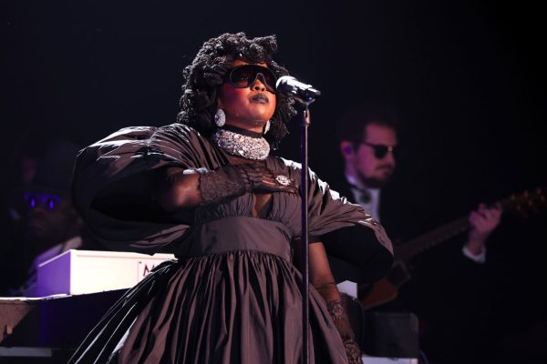 Что вы пропустили на церемонии вручения премии «Грэмми» 2026 года: политика, обнаженка и выступления легенд.