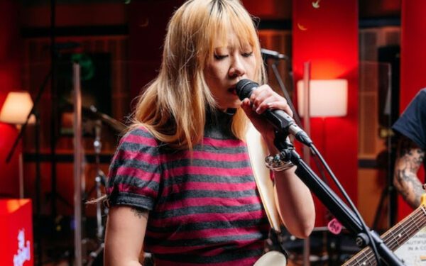 Группа Wisp представила новую интерпретацию песни Green Day «Last Night on Earth» в программе «Like A Version» на радиостанции triple j.