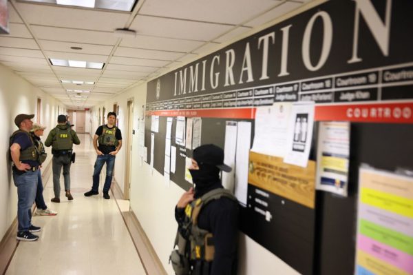 Поскольку ICE использует данные Medicaid, больницы и штаты оказались в затруднительном положении, пытаясь предупредить пациентов-иммигрантов.