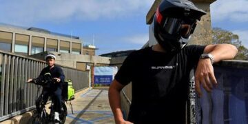 Ютубер оштрафован за организацию «крайне опасного» мотопробега по мосту Харбор-Бридж.