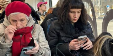 В результате внезапного наводнения на Гавайях спасены 230 человек, власти предупреждают о возможном разрушении 120-летней плотины.