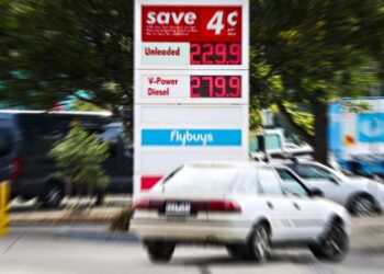 Австралийская комиссия по конкуренции и защите прав потребителей проведет расследование обвинений в антиконкурентном поведении со стороны региональных розничных продавцов топлива.