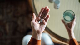 После инфаркта бета-блокаторы часто назначаются на всю жизнь. Возможно, этого делать не следовало бы. После инфаркта бета-блокаторы часто назначаются на всю жизнь. Возможно, этого делать не следовало бы.